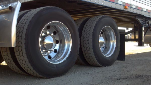 Neumáticos Y Servicios El Cruce neumáticos de camión